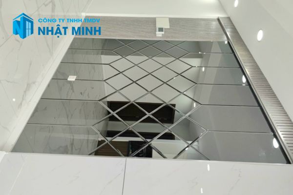 Kính Thủy Màu Xám Khói