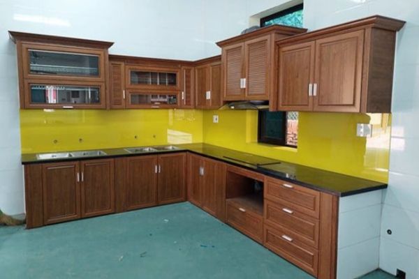 Tủ Bếp Nhôm Kính Giả Vân Gỗ (Nhôm Omega)